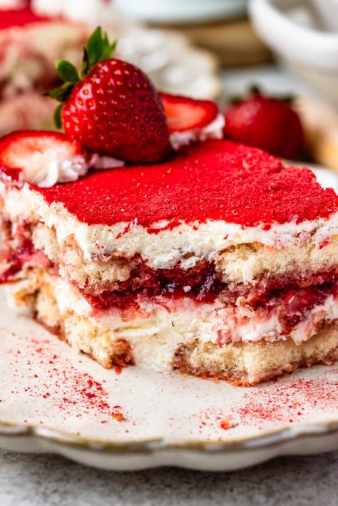 Berry Chantilly Tiramisu, Tiramisu Recipe Strawberry, Strawberry Tiramisu Mascarpone, Berry Tiramisu Recipe, Valentines Tiramisu, Strawberry Terimasu, Strawberry Tiramisu Cake, Raspberry Tiramisu Recipe, Jam Dessert Recipes