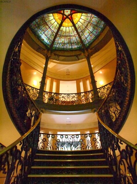 longoria culturainquieta5 Art Nouveau Arquitectura, Interior Staircase, Big Building, Art Nouveau Architecture, Antoni Gaudi, Zaha Hadid, Spain And Portugal, Medieval Castle, Iron Art