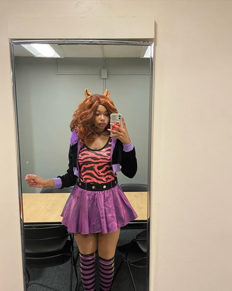 Clawdeen Halloween Outfit, Clawdeen Wolf Costume Ideas, Claudine Halloween Costume, Claudia Monster High Costume, Monster High Halloween Costumes Clawdeen, Clawdeen Outfit Ideas, Clawdeen Wolf Outfit Ideas, Claudine Wolf Halloween Costume, Claudine Monster High Costume