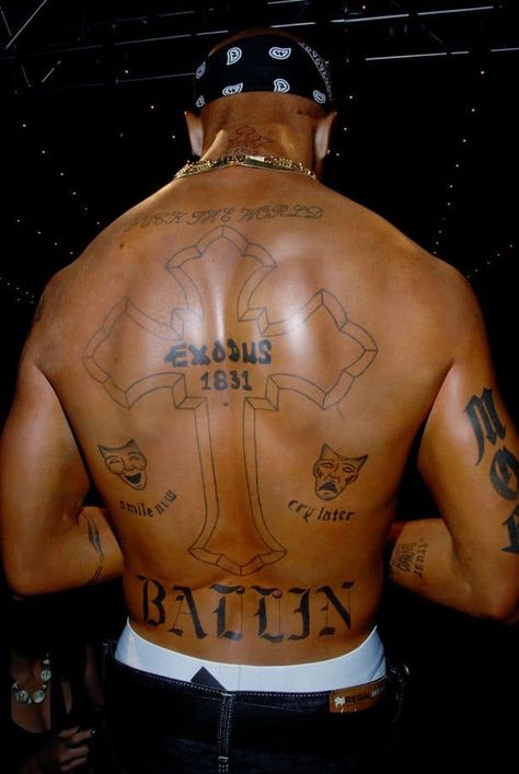 tupac shakur mob and boss playaz tattoo Makaveli Tattoo, Back Cross Tattoos, Heartless Tattoo, Mob Tattoo, Thug Life Tattoo, 2pac Tattoos, Tupac Tattoo, Cross Tattoo Meaning, Outlaw Tattoo