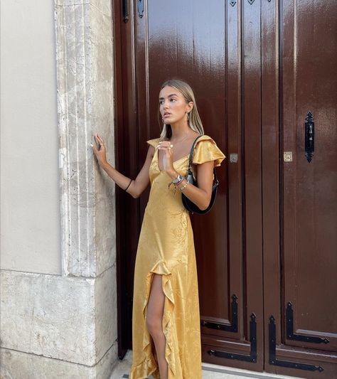 Long Spaghetti Strap Dress, Zara Maxi Dress, Sweater Maxi Dress, Ruffled Dress, Maxi Slip Dress, Pleated Maxi Dress, Strappy Dresses, Green Midi Dress, Fall 2022