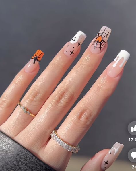 Classy Almond Nails, Spooky Nails, Halloween Acrylic Nails, Cute Halloween Nails, Gel Nail Art Designs, Cute Simple Nails, Work Nails, Halloween Nail Designs, Halloween Nail