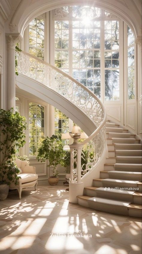 White And Gold House, Pretty Houses Interior, French Chateau Inspired Homes, House Design Aesthetic, Elegant Mansion, Gorgeous Homes, Dream Life House, Casa Vintage, Mansion Interior