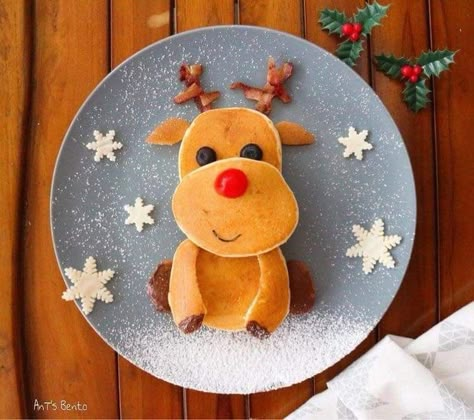 Pancake Bento Ideas, Christmas Food Kids, Rudolph Pancakes, Reindeer Pancakes, Christmas Treats For Kids, Christmas Pancakes, Kids Pancakes, 2nd December, Red Nose Reindeer