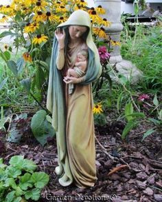 Marian Garden, Blessed Mother Statue, Sacred Garden, Prayer Garden, Blessed Mary, Outdoor Garden Statues, Images Of Mary, Mama Mary, Religious Pictures