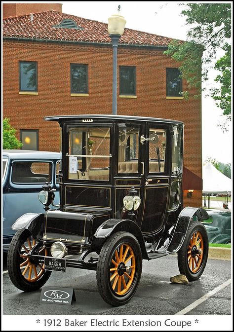 Old Vehicles Vintage Cars, Old Classic Cars Vintage, Old Vehicles, 1920s Car, Plymouth Michigan, Slammed Trucks, Veteran Car, Old Vintage Cars, Antique Car