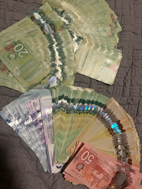 Stack Of Canadian Money, Money Aesthetic Canadien, Canadian Dollar Bills Aesthetic, Canadian Money Vision Board, Canada Dollar Snapchat Story, Flexing Canadian Money, Canadian Money Stacks, Money Aesthetic Canada, Canadian Dollar Bills