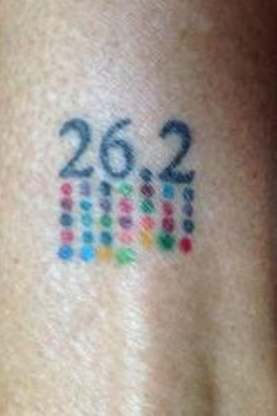 "I got this after my 26th marathon, and now up to 32, I add a dot with each additional one completed" REALLY neat idea for many different things, not just running! :) Half Marathon Tattoo, Marathon Tattoo, Running Tattoo, Running Photos, 1 Tattoo, Skin Art, Piercing Tattoo, Get A Tattoo, A Tattoo