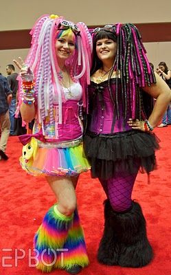 Cybergoth Fashion, Cybergoth Style, Goth Outfit Ideas, Edm Fashion, Rave Babe, Goth Outfit, Cyberpunk Clothes, Rave Girl, Music Festival Outfits