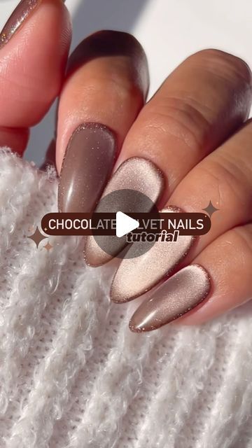 Jeanette Flores on Instagram: "How to: EASY silk cat eye chocolate nails!🤎🍫💅🏽  Save & Share for inspo. Follow for more tutorials🫶🏼   Using @daily_charme (code: JEN10 to save!) •C94 Whiskerbrew •H68 Enchantment  •Art Liner Brush •Diamond Shine Top Coat  #cateyenails #magneticnails #nailinspo #fallnails #holonails #uñas #nails #velvetnails #cateyegel #chromenailart #daintynails #nailsnailsnails #nailart #nailcontent #nailvideos #dailycharme #nailtrends #brownnails #uñastendencia #chocolatenails #fallinspo #nailtutorial #howtobeauty #diynails #tutorial #nailartforbeginners" Cat Eye Colors Nails, Pearl Cat Eye Nails, Cat Eye Nude Nails, Cateye French Tip Nail, Cat Eye Stiletto Nails, Cat Eye Nail Art Design, Cat Eye Nails With Design, Cat Eye Short Nails, Neutral Cat Eye Nails