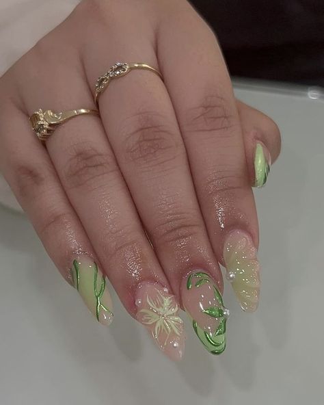 Princess And The Frog Nails Almond, Wicked Inspired Nails Galinda, Long Nail Designs Green, Princess Tiana Nails, Tiana Nails, Princess And The Frog Nails, Tinkerbell Nails, Virgo Nails, Nurse Nails