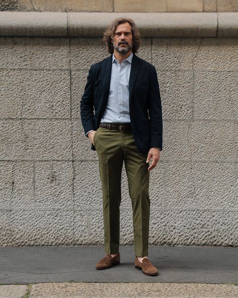 Green Chino Outfit Men, Outfit Men Suit, Green Pants Outfit Men, Green Chinos Men, Navy Blazer Outfits, Chinos Men Outfit, Chinos Men, Formal Menswear, Green Pants Outfit