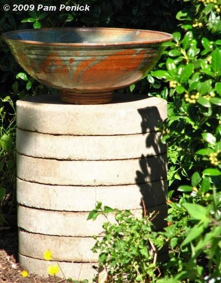 Bathtub Update, Diy Birdbath Ideas, Round Pavers, Birdbath Ideas, Garden Bowl, Cement Pavers, Shallow Bowl, Concrete Pavers, Copper Bowl