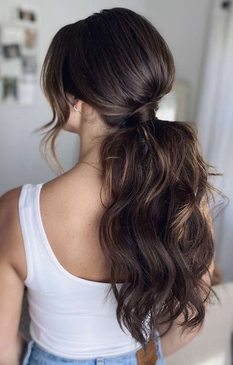 A soft brunette with a full ponytail, a section of hair wrapping the base of hge pony. Formal Ponytail, High Ponytail Styles, Bridal Ponytail, Low Ponytail Hairstyles, Ponytail Hairstyles Tutorial, Pony Hairstyles, Elegant Ponytail, Bubble Ponytail, Haute Hair