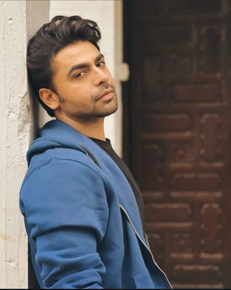 Music Video Director, Farhan Saeed, Video Director, Aesthetic Letters, Cat Products, Pakistani Dramas, Best Cat, Handsome Actors, Stylish Men