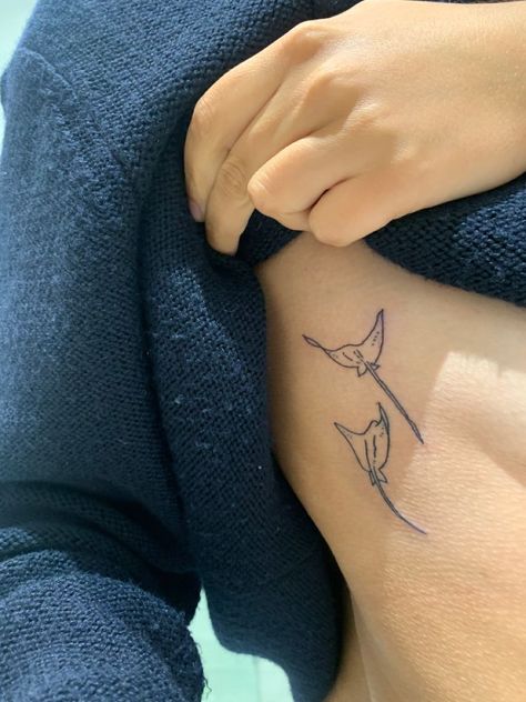 Tropical Rib Tattoo, Womens Shark Tattoo, Marine Life Spine Tattoo, 3 Sharks Tattoo, Cute Simplistic Tattoos, Marine Biology Tattoo Ideas, Small Ocean Themed Tattoos, Marine Biology Tattoo, Shark Spine Tattoo