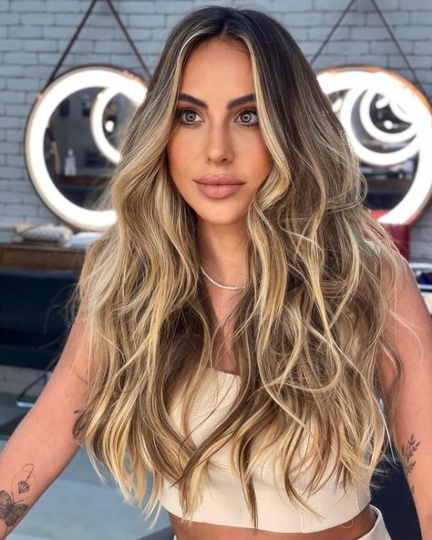 Brazilian Blonde Hair, Hair Color Ideas Trending, Frosted Hair, Hair Today Gone Tomorrow, Hair Color Unique, Hot Hair Colors, Wella Hair, Blonde Hair Looks, Blonde Hair With Highlights