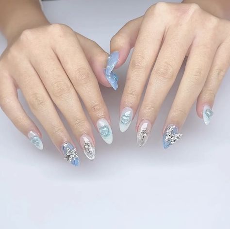 Blue Pearl Nails, Adorable Nails, Blue And White Nails, 18th Bday, Light Blue Nails, Baby Blue Nails, Blue Graduation, Graduation Nails, Quinceanera Dresses Blue