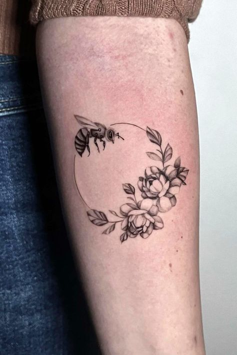 Elegant Bee Tattoo Strawberry And Bee Tattoo, Honey Bee Tattoos For Women, Ladies Tattoo Ideas, Bee Couple Tattoo, Let It Be Tattoo With Bee, Fineline Bee Tattoo, Bumble Bee Tattoo Flowers, Bee On A Flower Tattoo, Bee With Flowers Tattoo