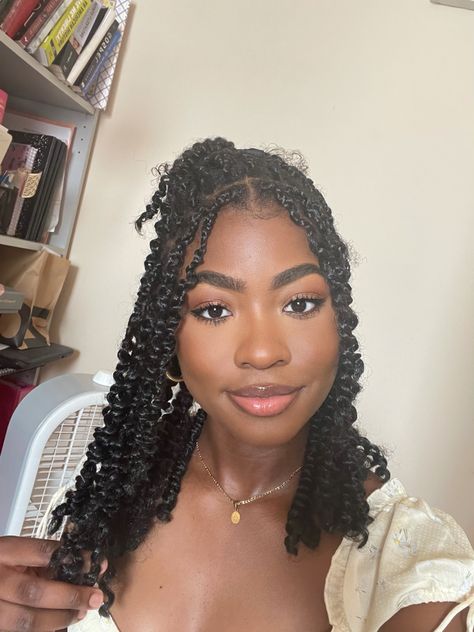 Boho Senegalese Twist Medium, Short Boho Senegalese Twist, Sengalese Twists Boho Bob, Short Senegalese Twist With Curly Ends, Blue Senegalese Twist, Senegalese Twist, Baddie Hairstyles, Short Girls, Protective Styles