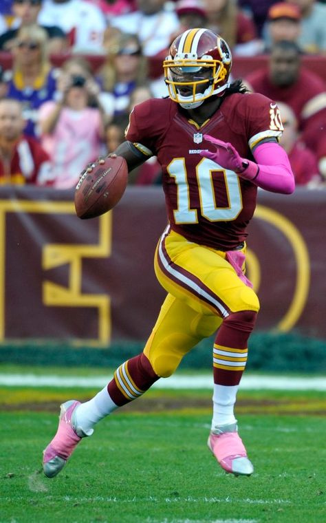 Tampa Bay Buccaneers Football, Robert Griffin Iii, Sports Predictions, Buccaneers Football, Nfl Football Pictures, American Football League, Super Sunday, Super Bowl Nfl, About Football