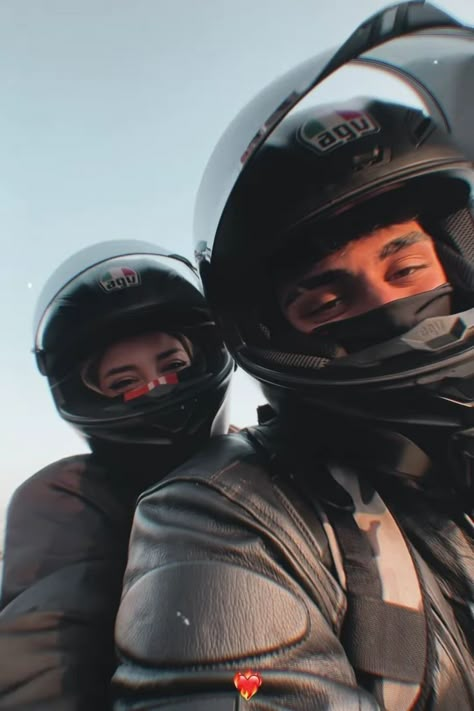 Bike Couple, Biker Couple, Flipagram Instagram, Bike Aesthetic, Motorcycle Aesthetic, Biker Aesthetic, Pretty Bike, Biker Love, Classy Couple