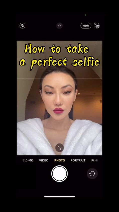 Selfie Tricks Tips, Iphone Camera Tricks Selfie, Selfie Tips Iphone, How To Take Good Selfies With Iphone, Selfie Tutorial, Iphone Camera Tricks, Classy Wedding Guest Dresses, Jessica Wang, Iphone Tricks