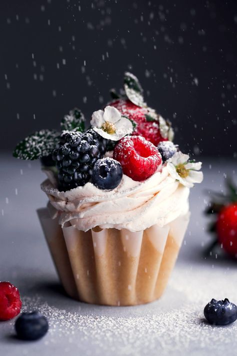 Vegan Vanilla Cupcakes, Lemon Layer Cakes, Torte Cupcake, Japanese Dessert, Red Bean, Black Sesame, Vanilla Cupcakes, Savoury Cake, Fresh Berries