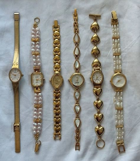 Vintage Gold Watch, Xoxo Jewelry, Dope Jewelry Accessories, Vintage Watches Women, Jewelry Accessories Ideas, Dope Jewelry, Jewelry Fashion Trends, Classy Jewelry, Jewelry Essentials