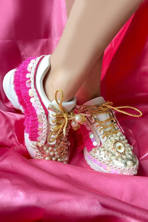 Indian Wedding Sneakers, Bridal Sneakers Indian, Shoes For Navratri, Navratri Shoes, Indian Sneakers, Queen Of Hearts Wedding, Bride Sneakers, Wedding Dinner Napkins, Indian Wedding Shoes