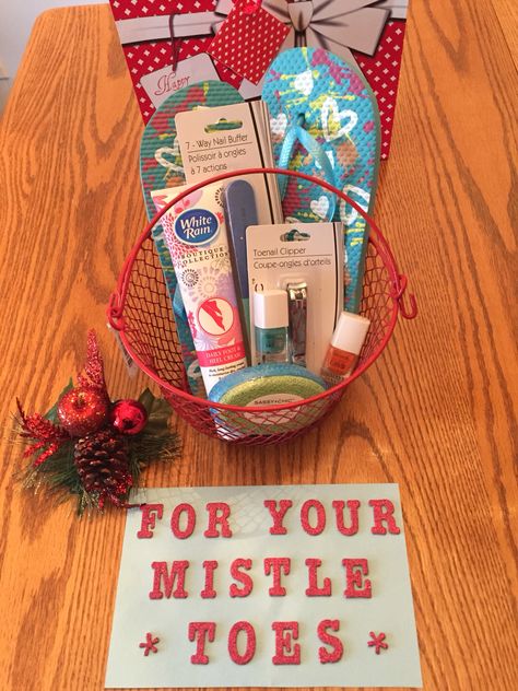 For Your Mistle Toes Gift Basket. Fill with nail polish, foot scrubs, etc. Nail Gift Basket, Pedicure Gift Ideas, Nail Polish Gift Basket, For Your Mistle Toes, Pedicure Gift Basket, Diy Pedi, Coffee Hamper, Gift Basket Christmas, Santa Ideas