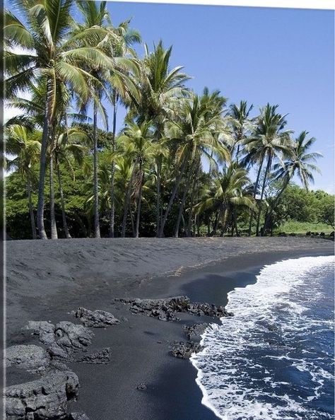 Punaluu Beach, Black Sand Beach Hawaii, Where Is Bora Bora, Hawaii Big Island, Green Sand Beach, Tropical Island Beach, Hawaii Destinations, Hawaii Photography, Beach Hawaii