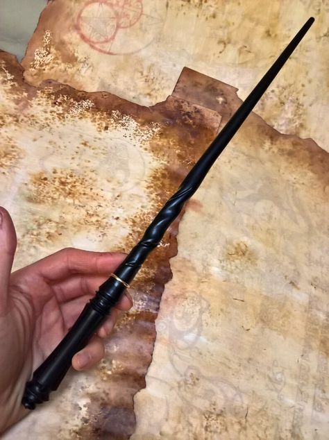 Wand Claims For Dr, Black Wand Harry Potter, Harry Potter Oc Wand, Wand Aesthetic Harry Potter, James Potter Wand, Harry Potter Wands Aesthetic, Regulus Black Wand, Hogwarts Wand Ideas, Harry Potter Wands Oc