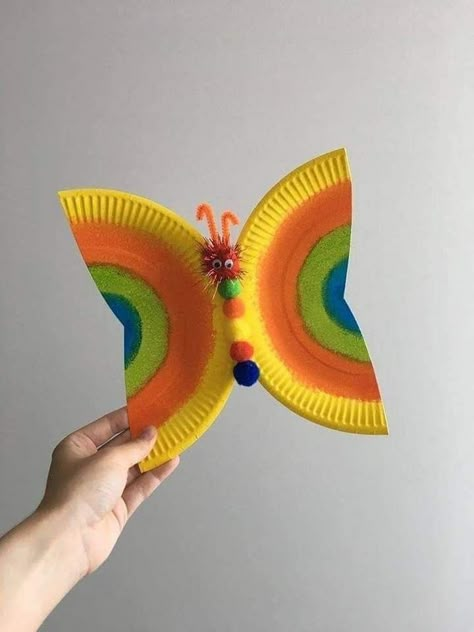 Insects Crafts Preschool, Spring Hanging Decorations, Bear Paper Plate Craft, Babysitting Crafts, Paper Plate Craft, Paper Plate Crafts For Kids, Insect Crafts, Preschool Arts And Crafts, Animal Crafts For Kids