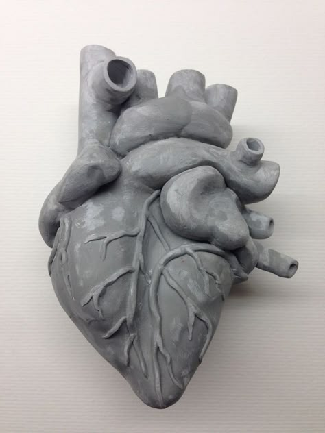 Heart Sculpture, Ceramic Art Sculpture, Sculpture Art Clay, Clay Diy Projects, Ceramics Projects, Clay Art Projects, A Level Art, Art Clay, Clay Sculpture