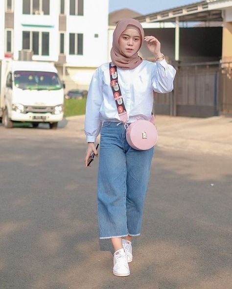 Celana Kulot Kekinian Hijab Homecare24 Outfit With Jeans, Outfit Vaquero, Outfit Inspo Winter, Winter Neutral, Cool Outfit, Outfit Jeans, Jean Outfits, Cool Outfits, Outfit Inspo