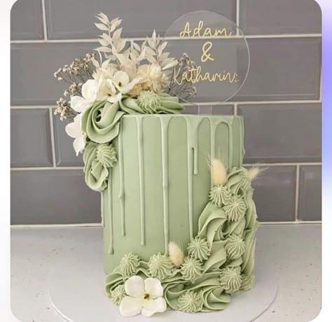 Sage Green Birthday Cakes For Women, Sage Green Cake Design, White Cake With Green Leaves, Mint Cake Decoration, Boho 18th Birthday Cake, Sage Green Cakes Birthday, Sage Green Drip Cake, Botanical Birthday Cake, Elegant Buttercream Cake