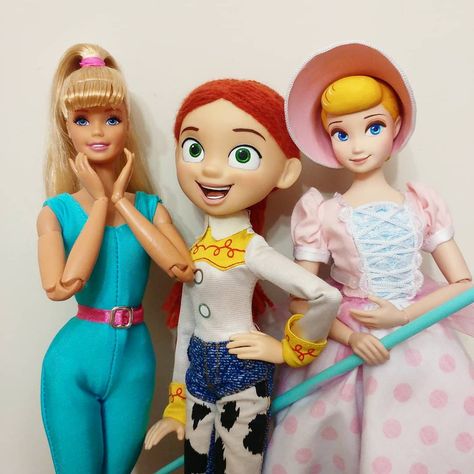 Babysitting Aesthetic, Toy Story Barbie, Sapo Kermit, Toy Story Dolls, Bo Peep Toy Story, Clown Crafts, Disney Barbie Dolls, Nostalgic Pictures, Disney Princess Dolls