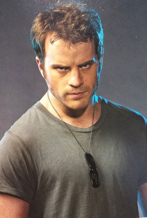 Rob Kazinsky ...aka Chuck Hansen of Pacific Rim I can't stop watching Pacific Rim!!! Rob Kazinsky, Chuck Hansen, Robert Kazinsky, Striker Eureka, Portrait Reference, Hooray For Hollywood, Pacific Rim, Man Candy, New Photos