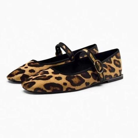 Pumps Women's Shoes Leopard Animal Print Zapatos Mary Jane, Mary Jane Ballet Flats, Wine Tote Bag, Chic Sandals, Sac Lunch, Womens Ballet Flats, Leopard Animal, Jane Shoes, Mary Jane Shoes