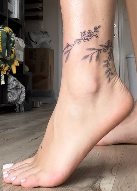 Foot Tattoo Ideas Female, Female Foot Tattoos, Tattoo Ideas Female Foot, Foot Tattoo Ideas, Foot Tattoo Designs, Tattoos Foot, Tattoos Male, Small Foot Tattoos, Ankle Tattoos For Women