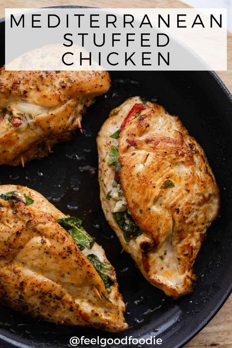 This healthy low carb dinner is so delicious and simple to make! Mediterranean stuffed chicken is a quick and easy weeknight meal that is ready to serve in around 30 minutes and it’s loaded with fresh and vibrant flavors. Easy Weeknight Mediterranean Meals, Sonoma Diet Recipes, Meditterean Recipes Chicken, Hearty Mediterranean Meals, Meteranian Chicken Recipes, Stuffed Mediterranean Chicken, Meteranian Diet Recipes Chicken, Mediterranean Dishes With Chicken, Mediterran Chicken Recipes