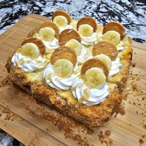 Banana Pudding Cheesecake Squares - Bailee's Kitchen Banana Pudding Cheesecake Squares Recipe, Banana Cheesecake Squares, Banana Pudding Cheesecake Bites, Banana Cheesecake Bars, Banana Pudding Cheesecake Squares, Pudding Squares, Banana Pudding Cheesecake Bars, Banana Pudding Brownies, Pudding Brownies