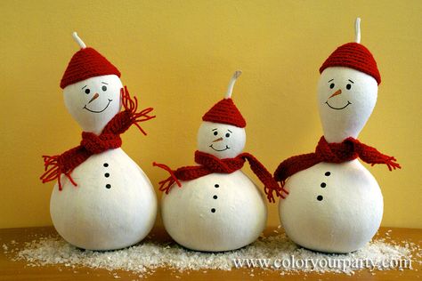 Snowmen Gourds Ideas, Christmas Gourds Painted, Gourds Painted, How To Dry Gourds, Gourds Diy, Christmas Gourds, Gourd Painting, Snowman Gourds, Birdhouse Gourds