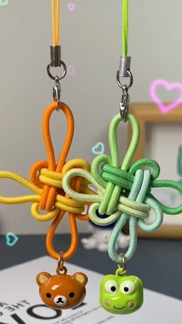 Rubber Bands Crafts, Chinese Knot Keychain, Chinese Knot Tutorial, Kindergarten Paper, Macrame Knots Diy, Culture Crafts, Knot Keychain, Rubber Band Crafts, Chinese Knots