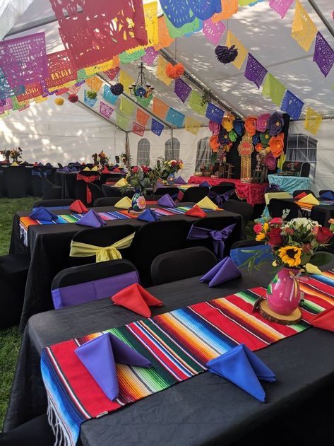 Mexican Theme Party Quinceanera, Mexican Themed Party Centerpieces, Mexican Style Decor Party, 50th Mexican Theme Party, Mexican Theme Birthday Party Decorations, Fiesta Graduation Cake, Mexican Style Quinceanera Party Ideas, Mexican Theme Party Decorations For Men, Mexican 15 Theme Party