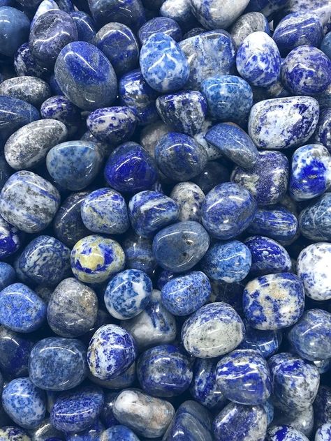 Lapis Lazuli Crystal Aesthetic, Blue Crystals Aesthetic, Lapis Lazuli Aesthetic, Lapiz Lazuli Crystal, Rosie Core, Lapis Crystal, Master Shifu, Crystal Uses, Targaryen Art