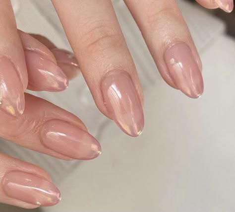 hailey bieber nails, glazed donut nails, jelly nails, korean jelly nails, classic nails, nude nails, minimalist nails, natural nails, chrome nails Ombre Chrome Nails, Minimal Nails, Casual Nails, Blush Nails, Pretty Gel Nails, Pearl Nails, Soft Nails, Neutral Nails, Minimalist Nails