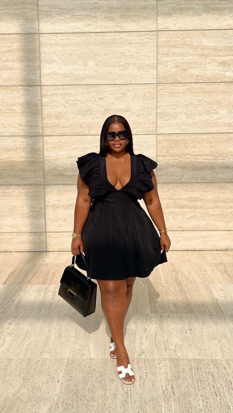 Black Women In Dresses Casual, Curvy Outfits Summer Dresses, Classy Summer Dress Outfits, Brunch Dress Outfit Classy, Summer Dress Black Women, Elegant And Classy Outfits, Classy Brunch Outfit, Cute Brunch Outfits, Classy Feminine Outfits