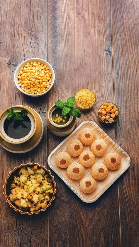 Pani puri Paani Puri Photography, Golgappe Panipuri Photography, Panipuri Poster Design, Pani Puri Photography, Pani Poori, Indian Food Photography, Puri Recipes, Fast Food Items, Pani Puri